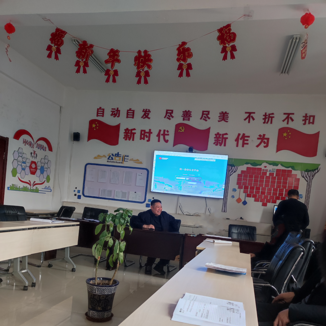  军人本色    引领前行--记乌兰木伦煤矿服务队队长杨冬